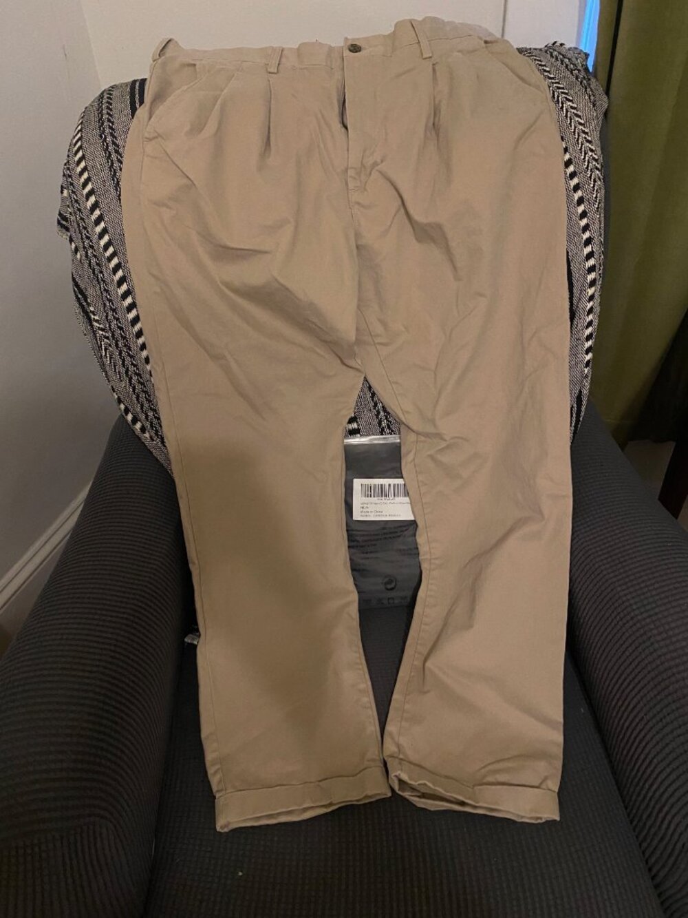 Mens Relaxed fit Khakis - GAP